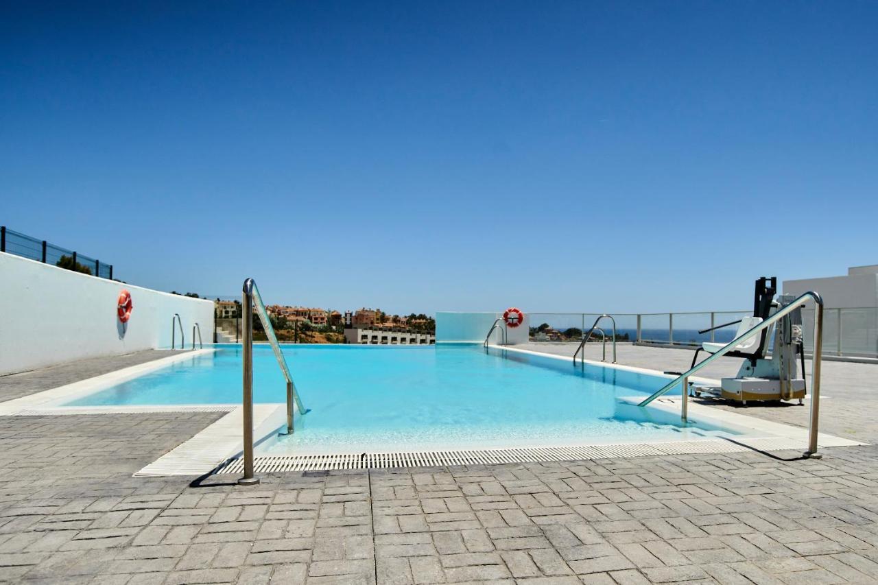 Penthouse With Stunning View And Rooftop Terrace Manilva Eksteriør bilde