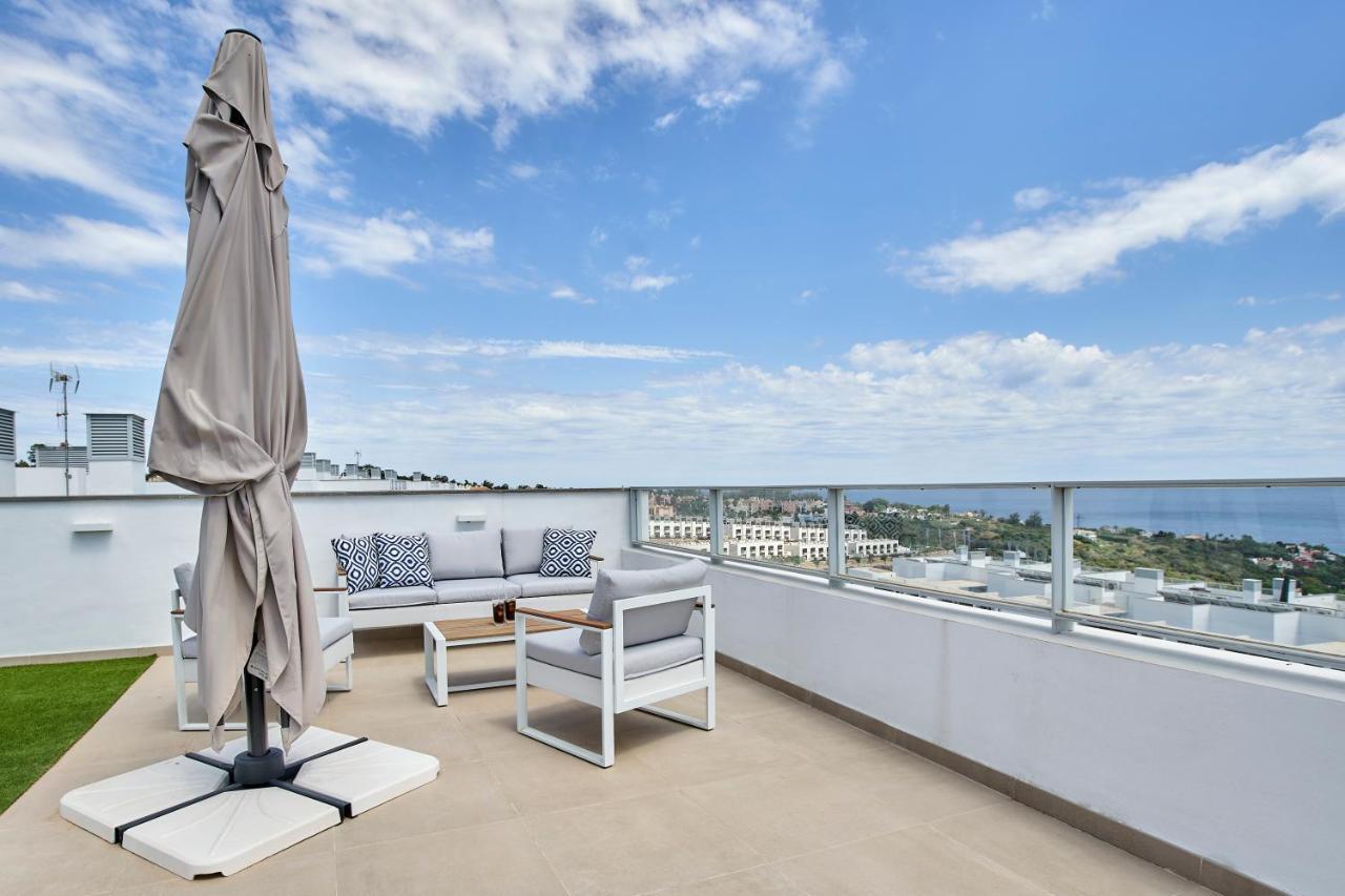 Penthouse With Stunning View And Rooftop Terrace Manilva Eksteriør bilde